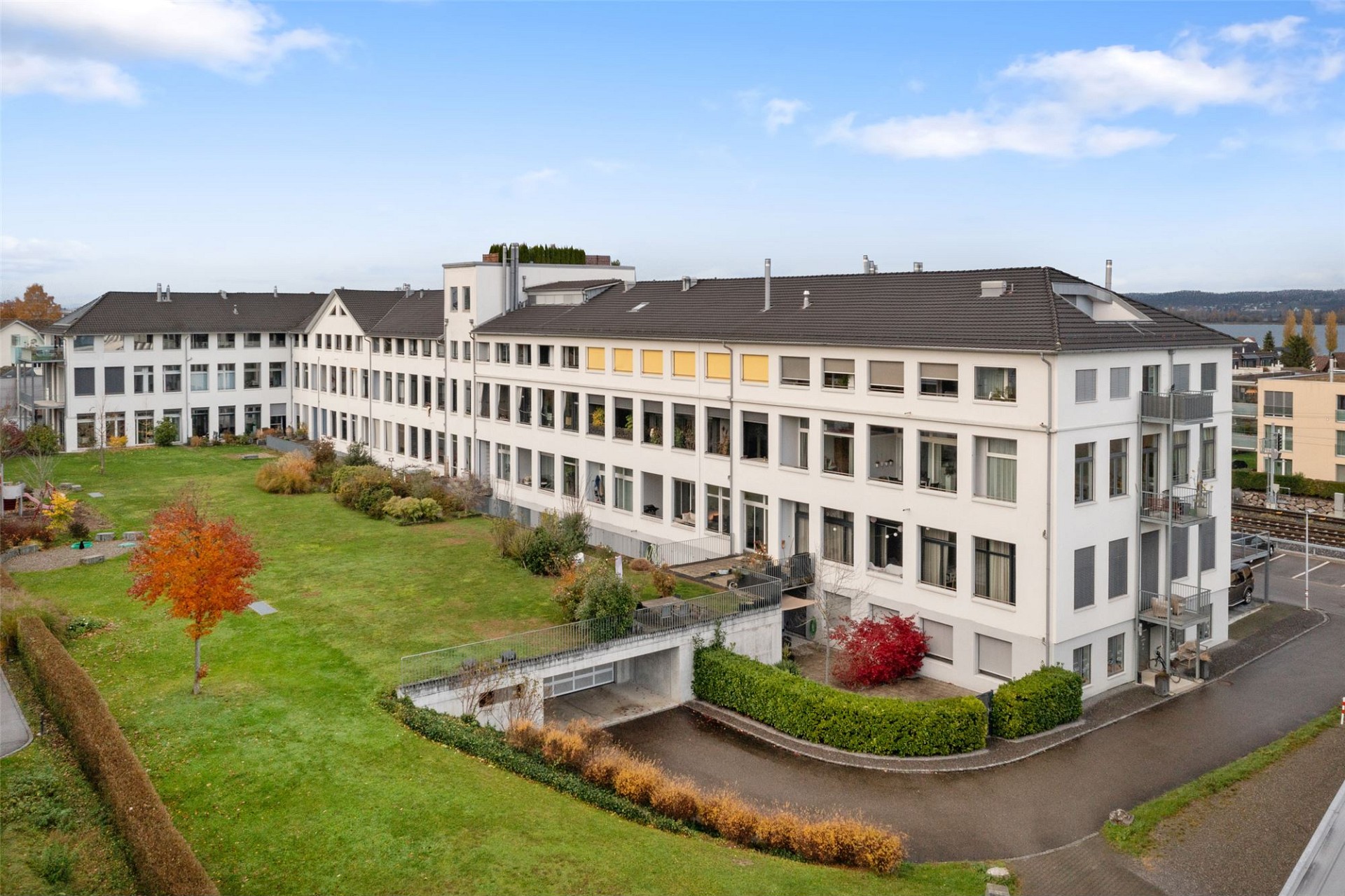 Wohnanlage mit begrüntem Innenhof