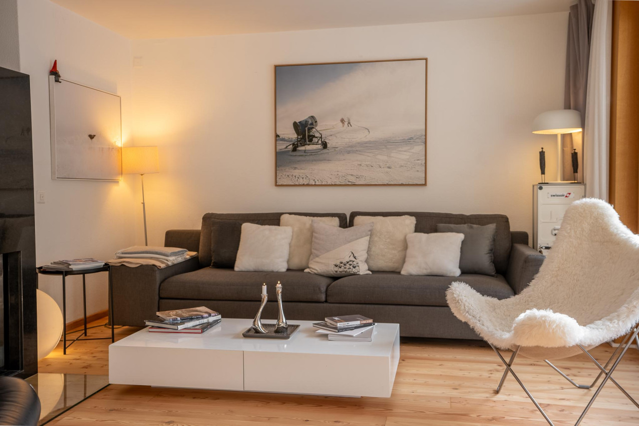 Gemütliches, modern eingerichtetes Wohnzimmer