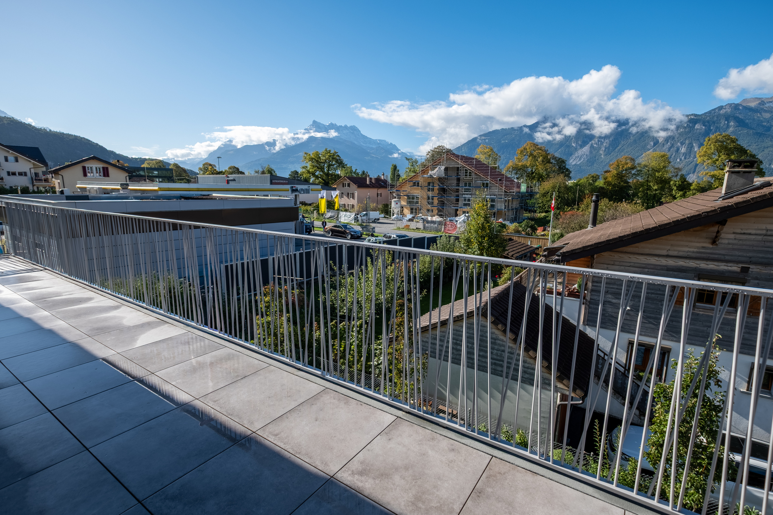 Balkon mit Bergpanorama
