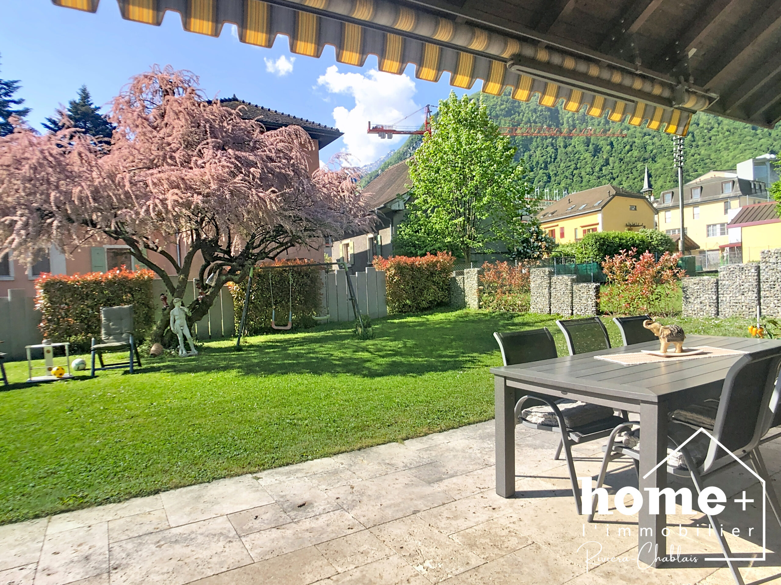 Terrasse mit Gartenblick