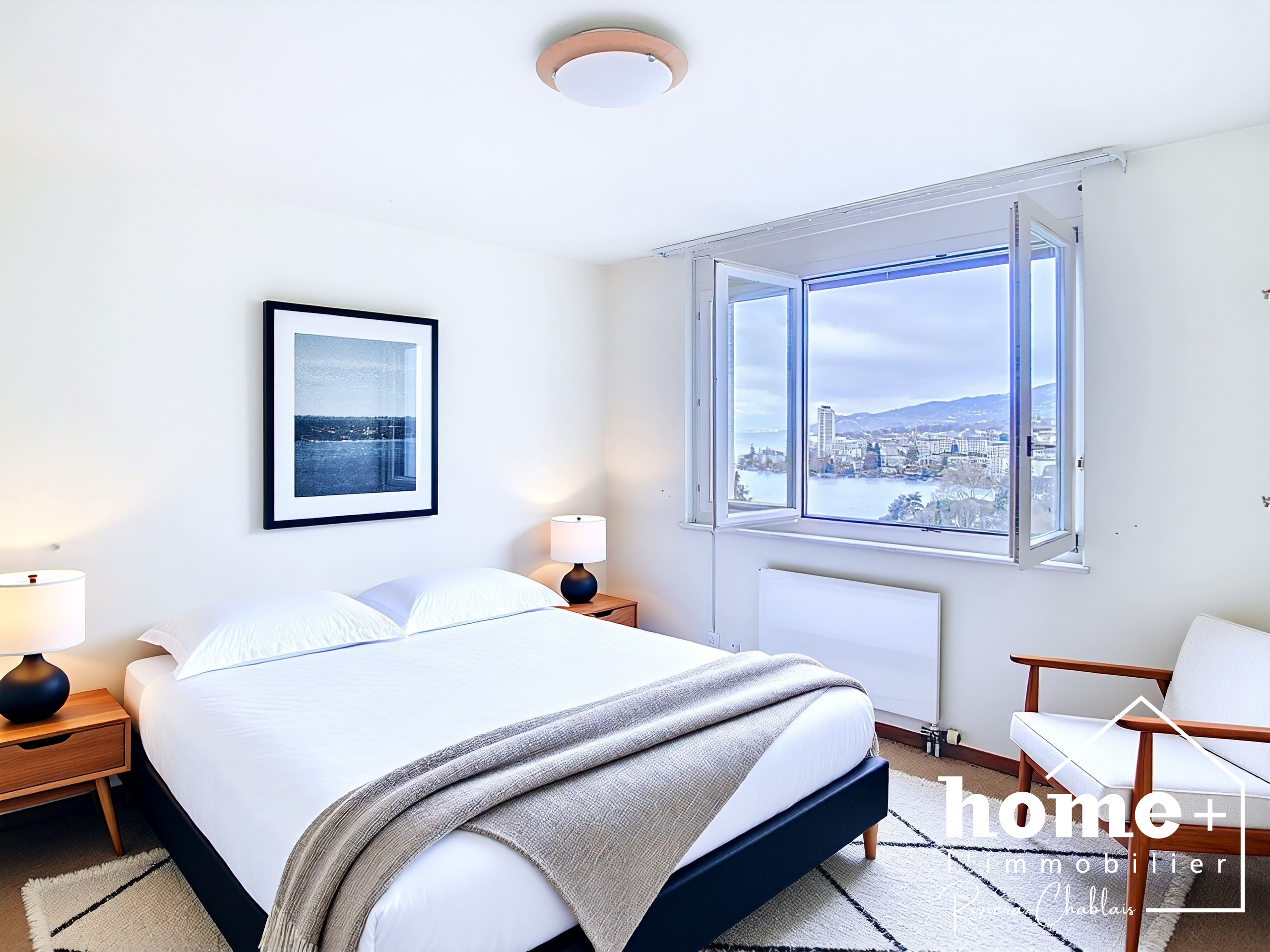 Helles Schlafzimmer mit Bergblick