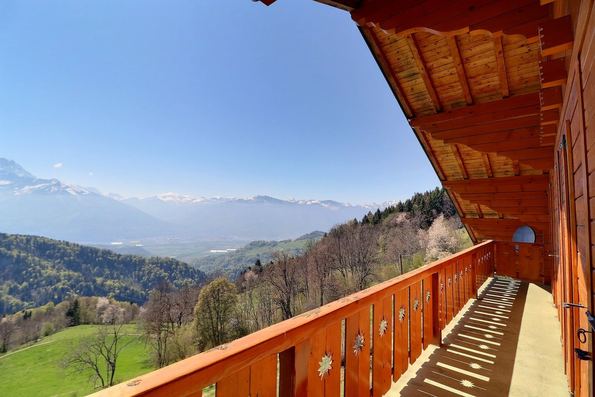 Balkon mit Alpenpanorama