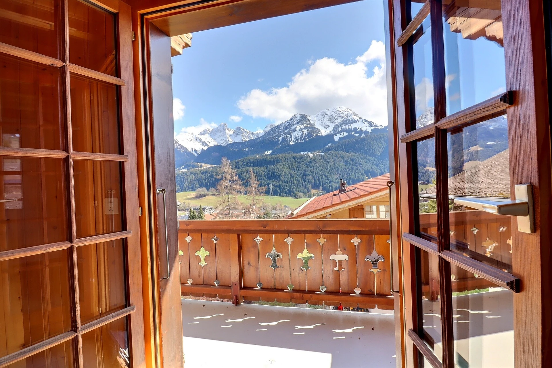 Balkon mit Bergblick