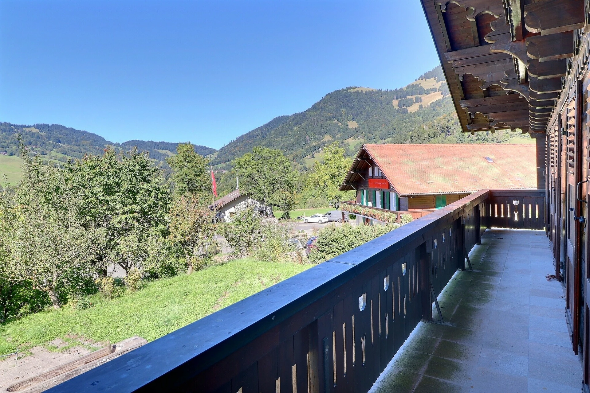 Balkon mit Bergblick
