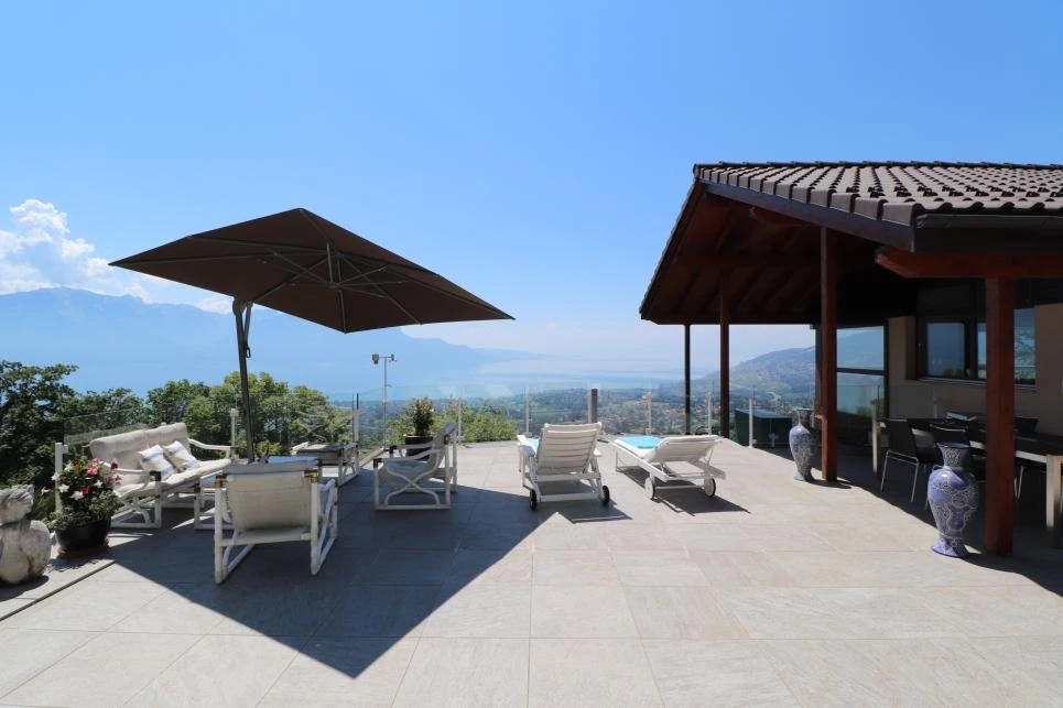 Terrasse mit Panoramaausblick