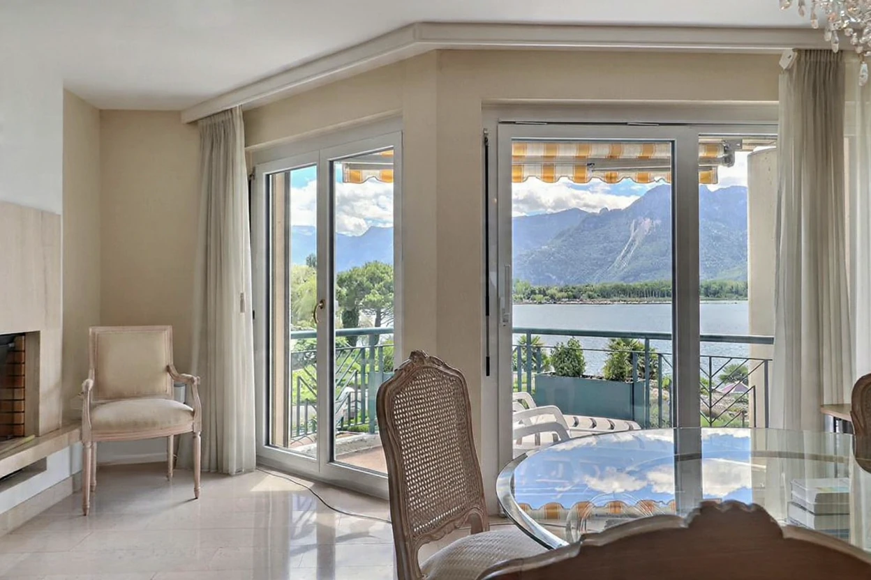 Wohnraum mit Seeblick
