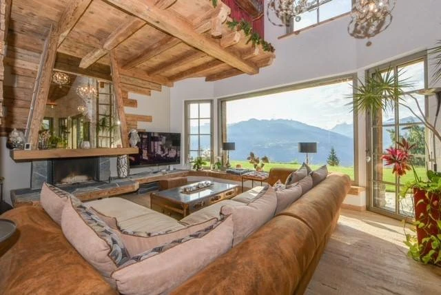 Wohnzimmer mit Panoramablick