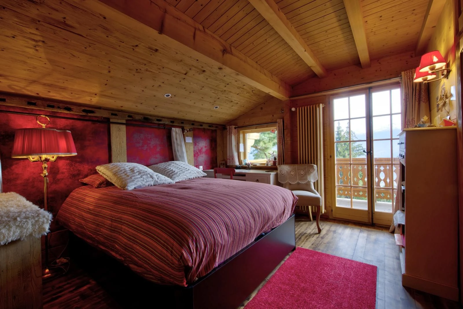 Gemütliches Schlafzimmer im Chalet-Stil