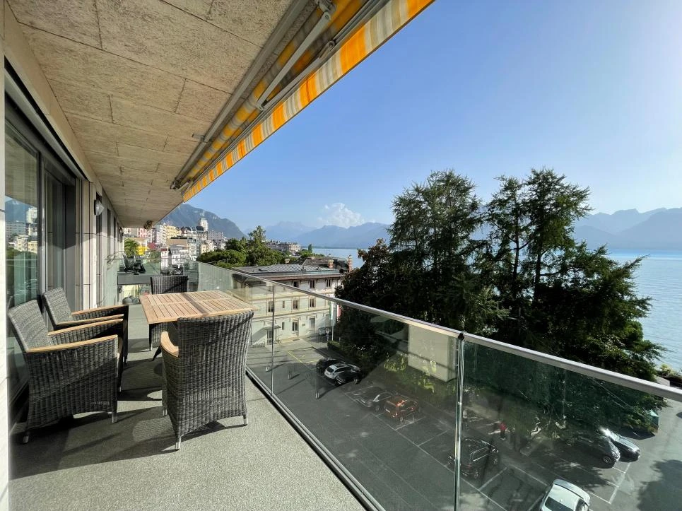 Balkon mit Seeblick