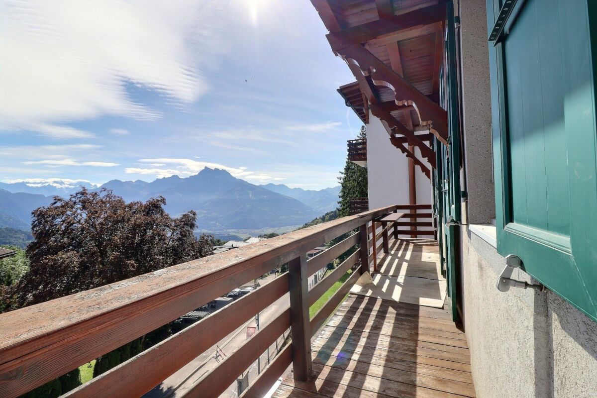 Balkon mit Bergblick