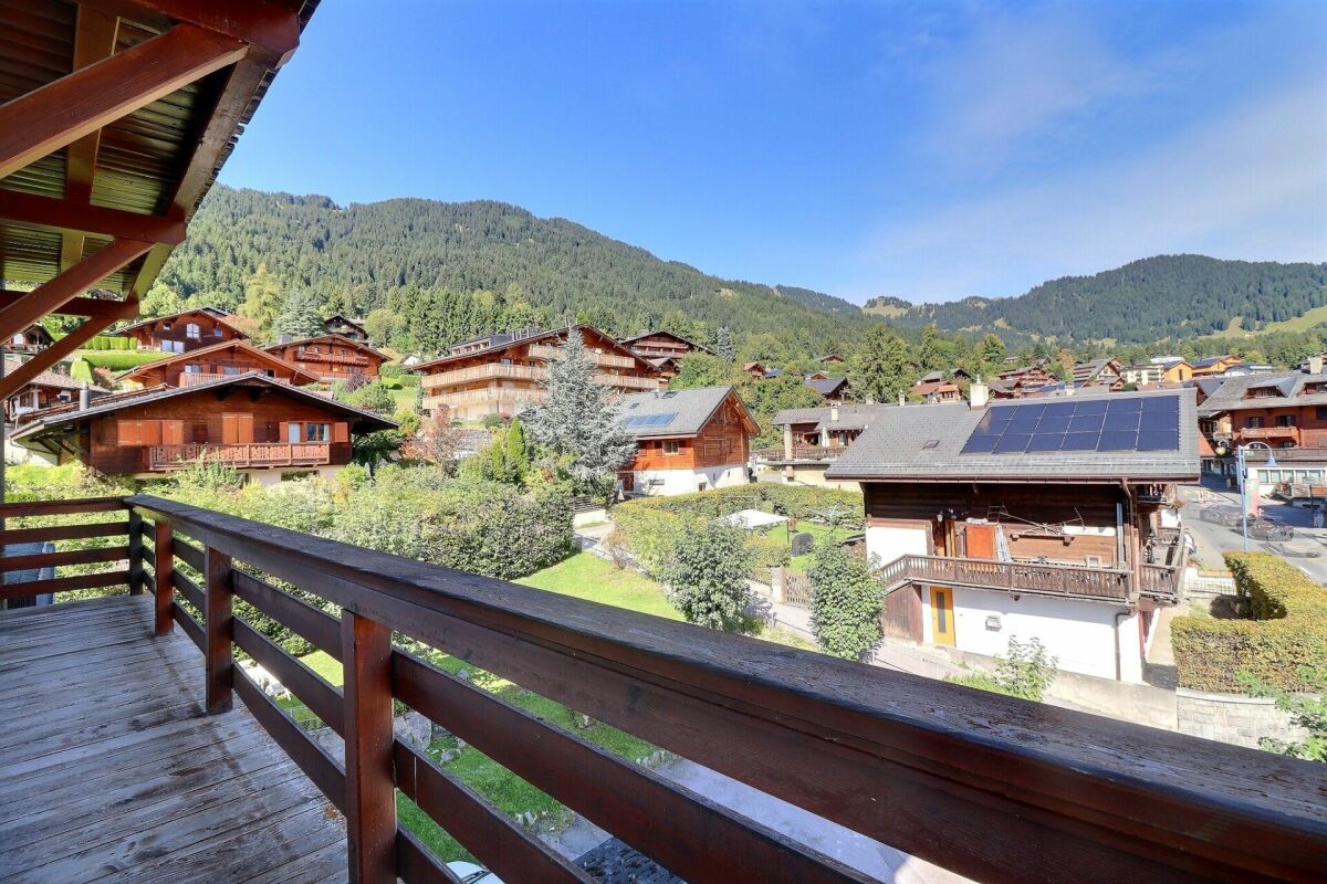 Balkon mit Bergblick