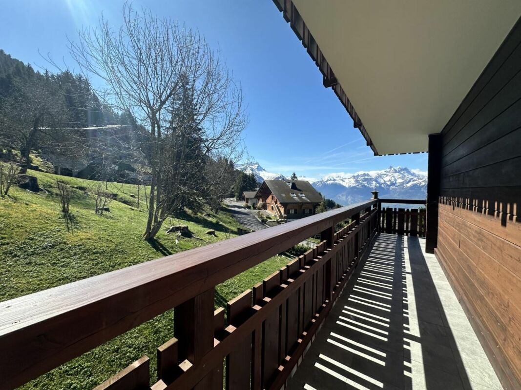 Balkon mit Alpenblick