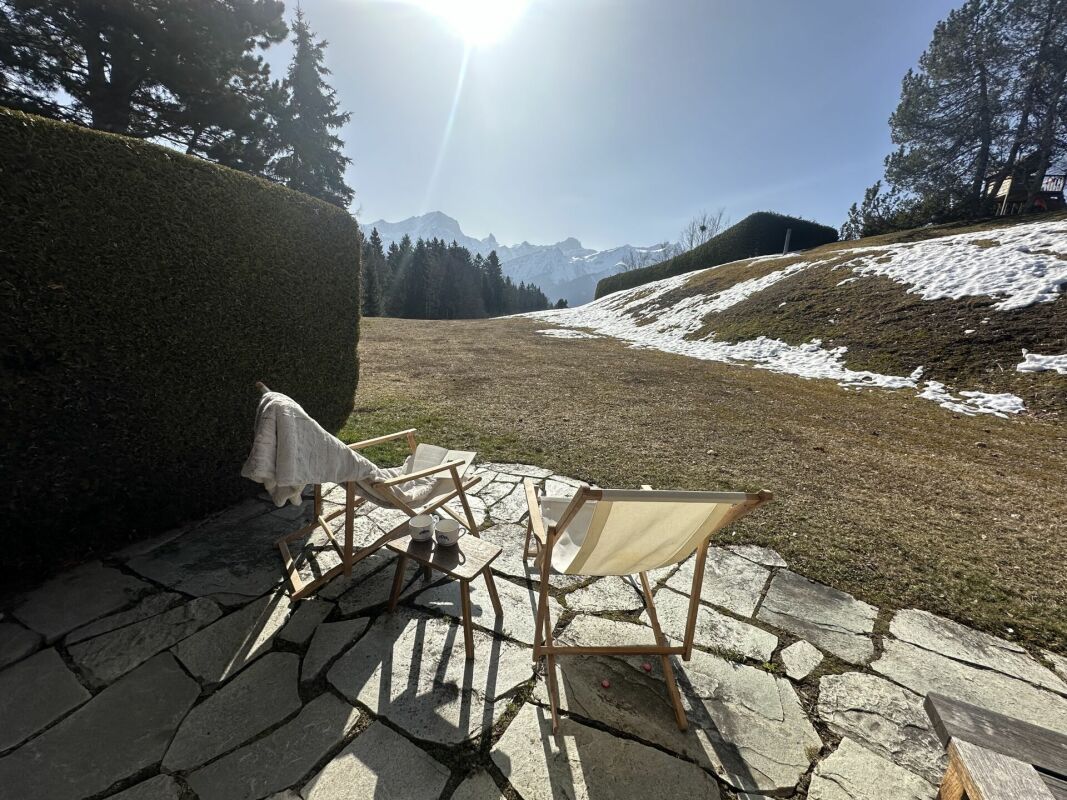 Terrasse mit Bergblick