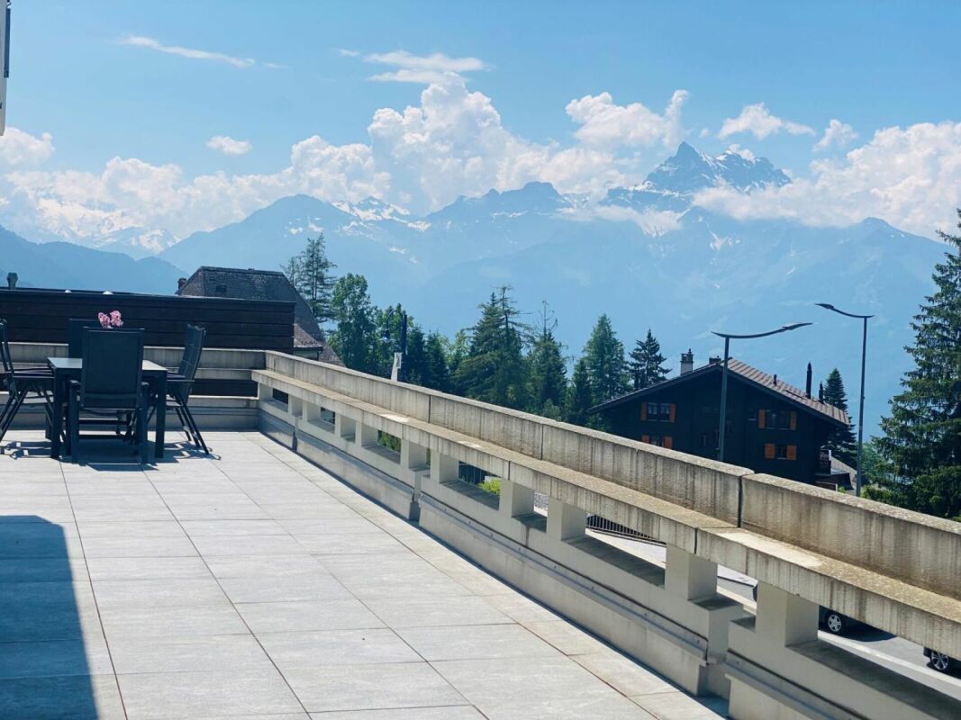 Terrasse mit Bergblick