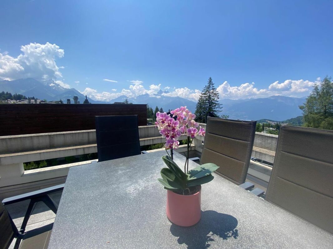 Balkon mit Bergblick