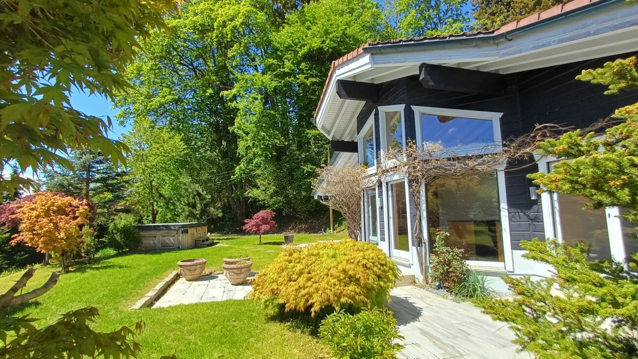 Haus mit großem Garten