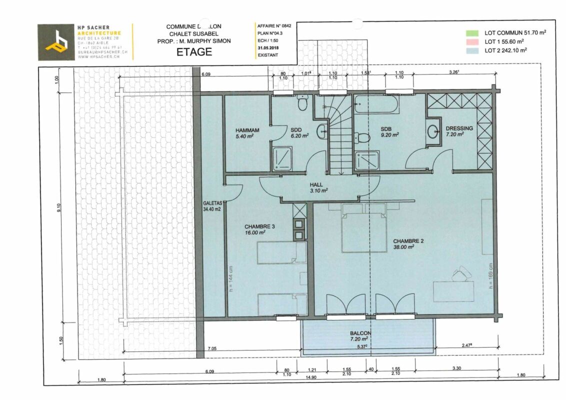 Grundriss einer Etage mit Schlafzimmern, Bädern, Hammam, Ankleide und Balkon