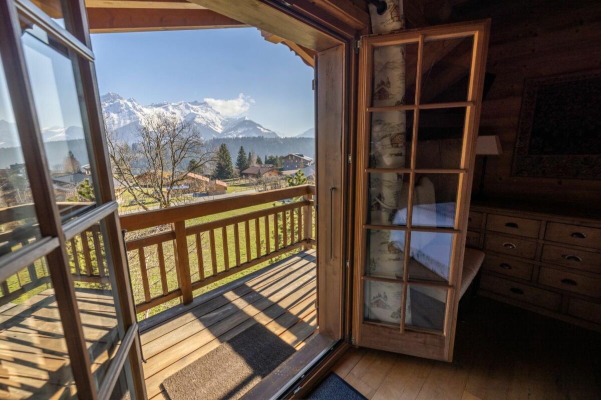 Balkon mit Bergblick