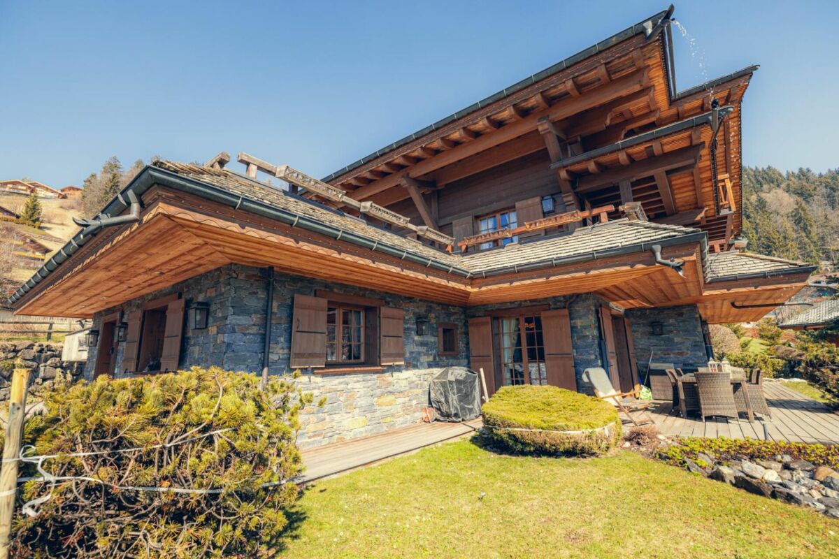 Alpines Chalet mit Terrasse