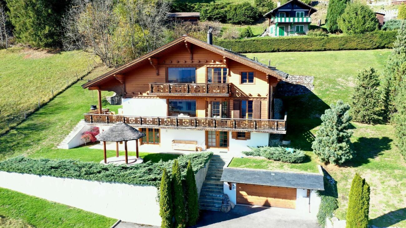 Alpenchalet mit großzügigem Garten