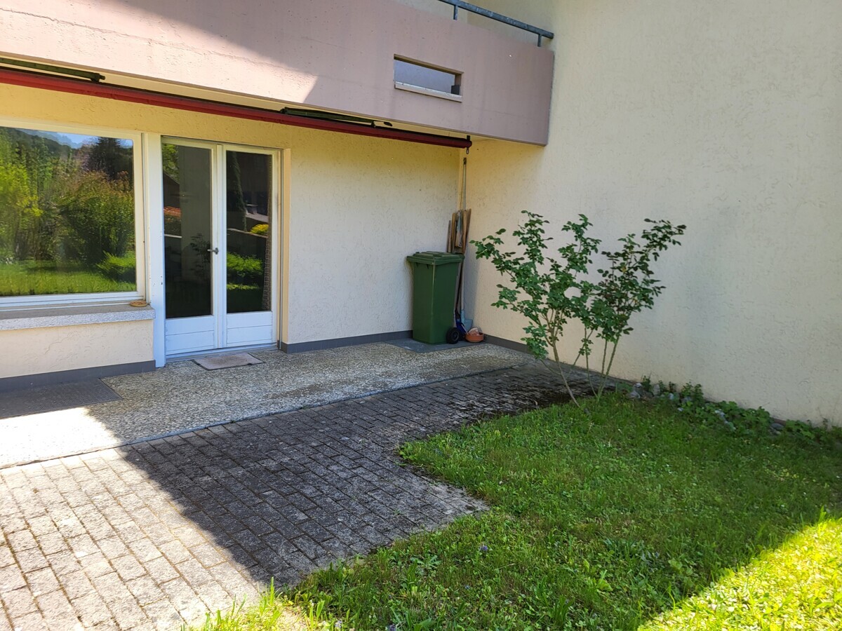 Innenhof mit Terrassenzugang