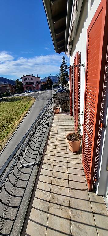 Balkon mit Blick ins Umfeld