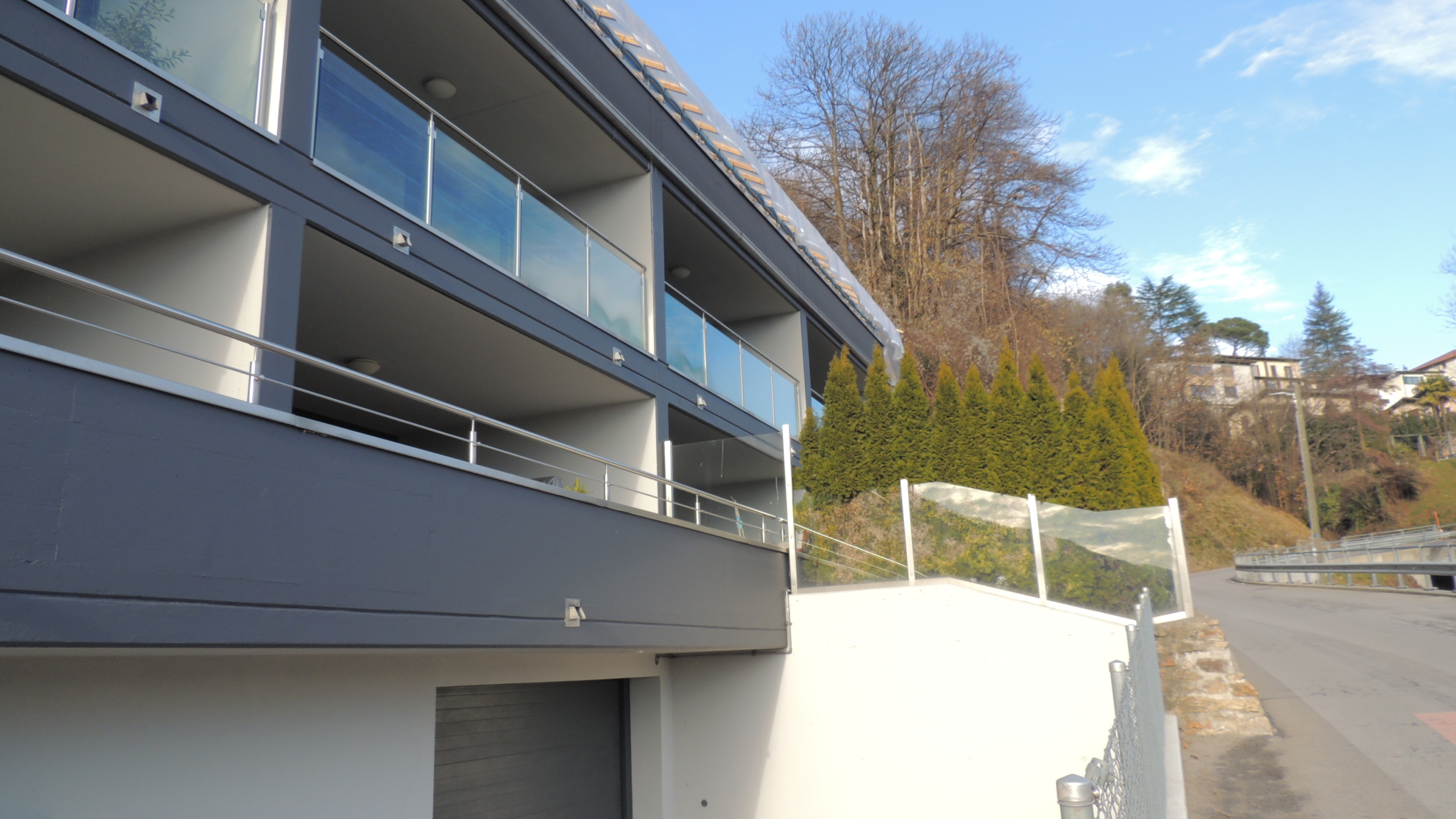 Moderne Wohnanlage mit Balkonen