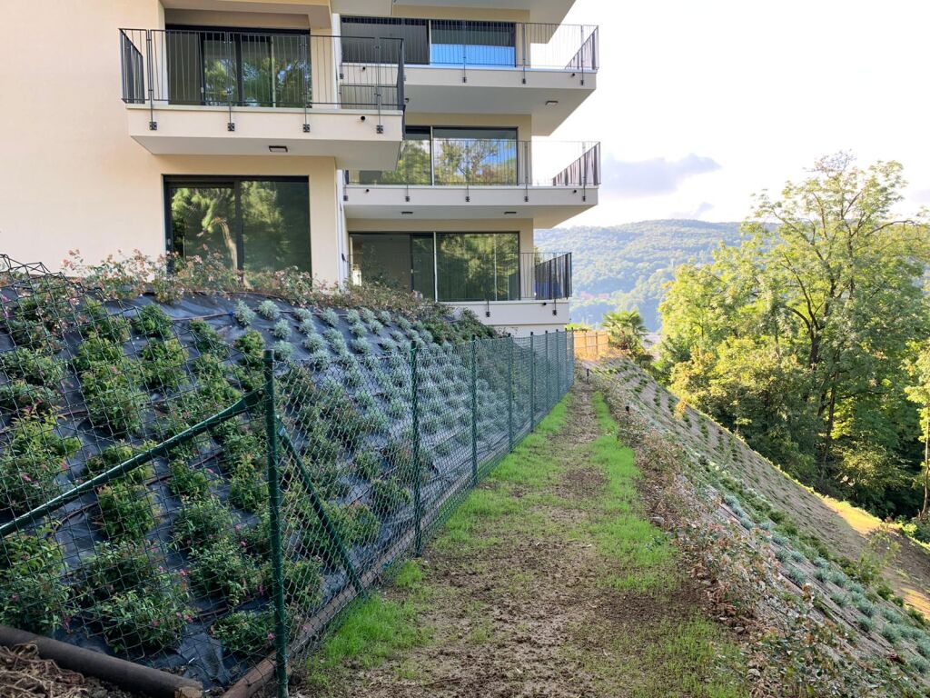 Mehrfamilienhaus mit Hanglage und Ausblick