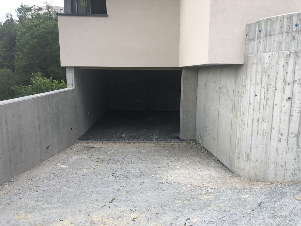 Zufahrt zu einer Garage