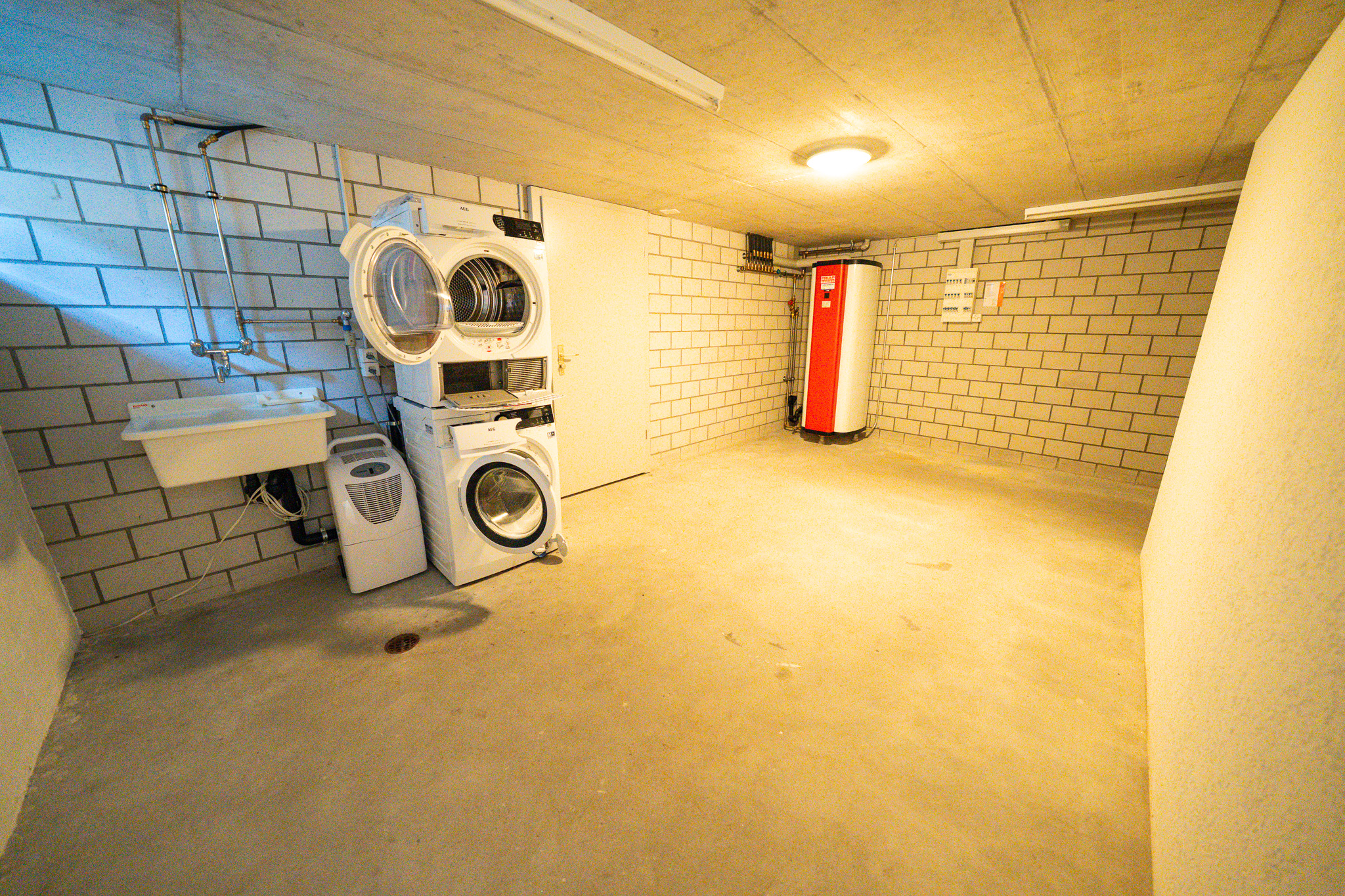 Hauswirtschafts-/Technikraum im Keller