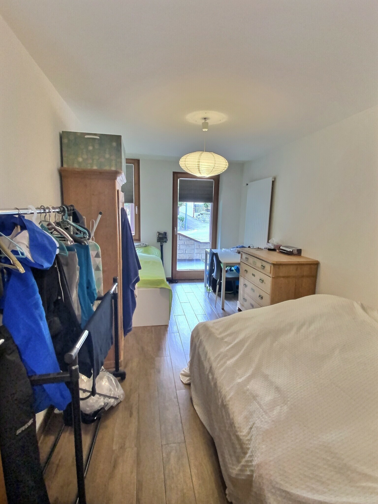 Kleines Schlafzimmer mit Abstellfläche