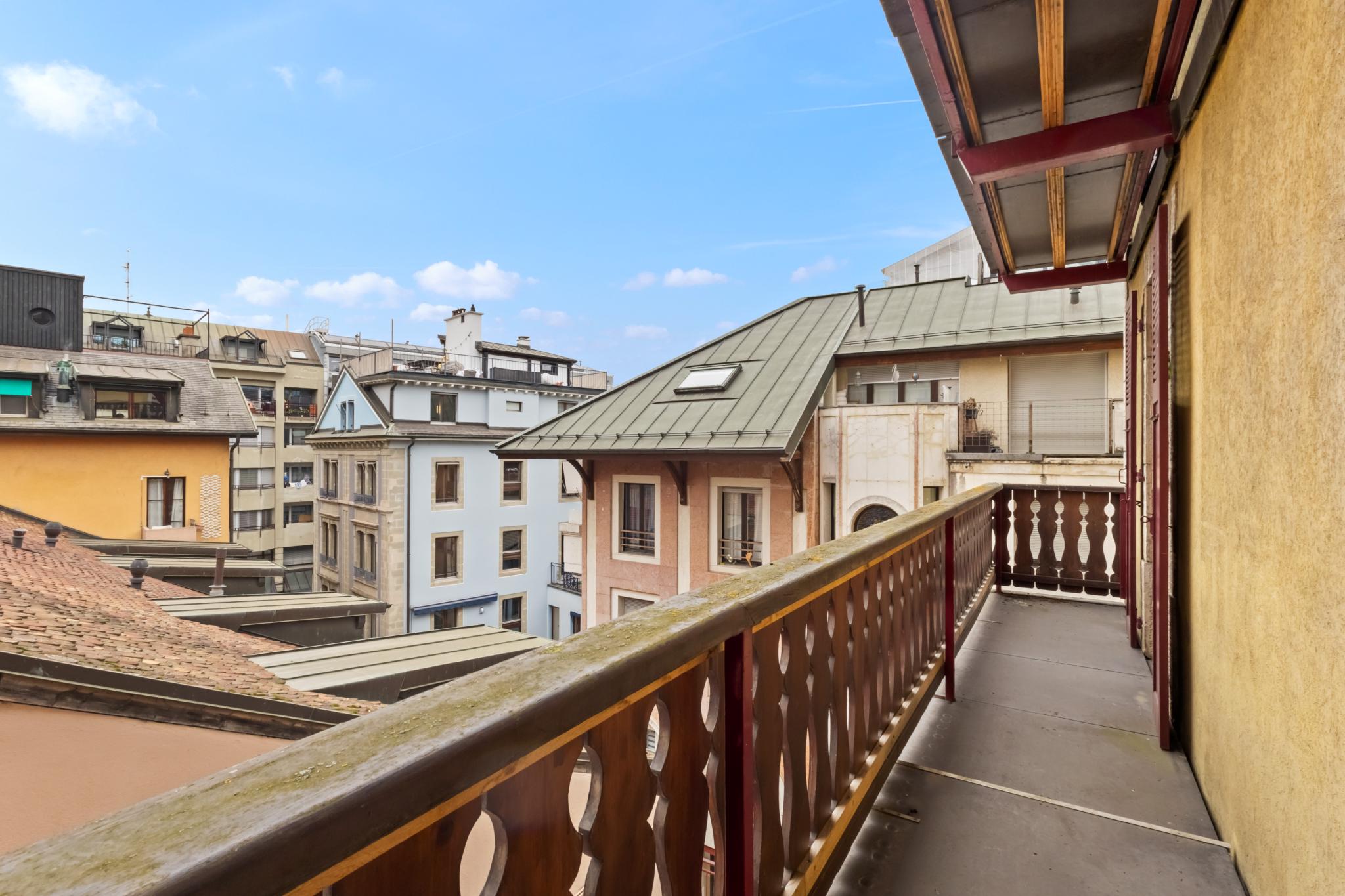 Balkon mit Stadtblick