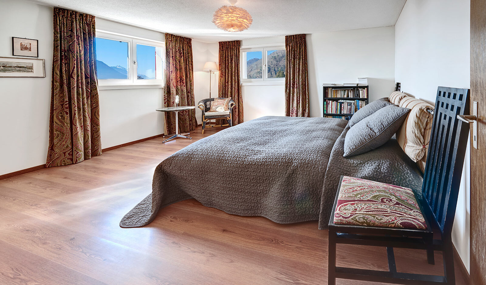 Schlafzimmer mit Bergblick
