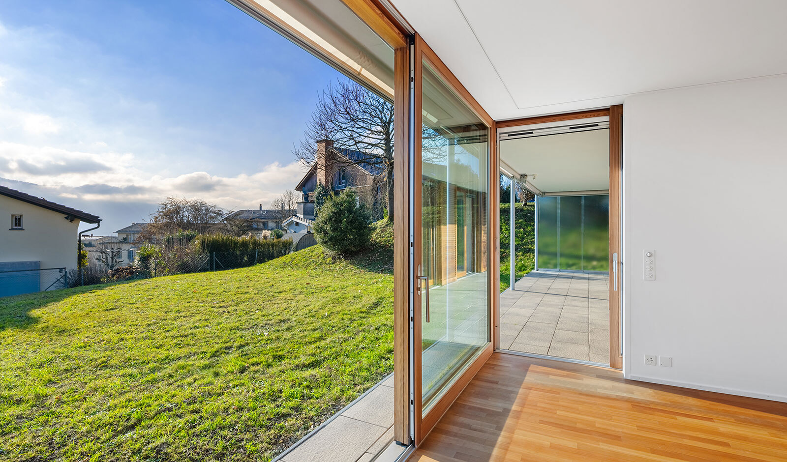 Wohnraum mit Blick in den Garten