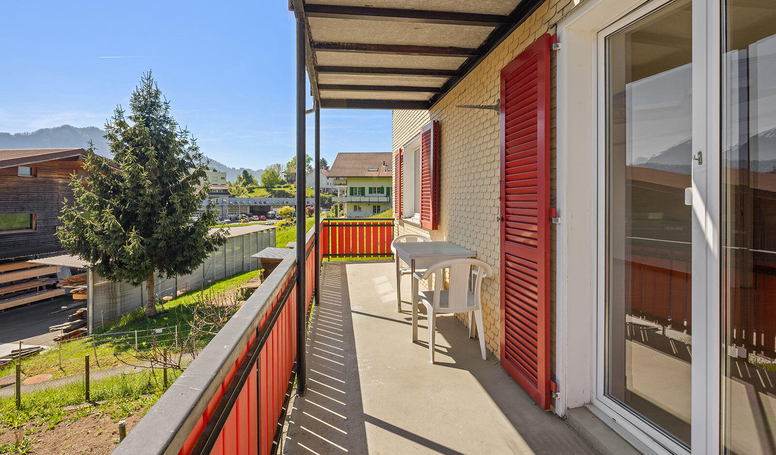Balkon mit Bergblick