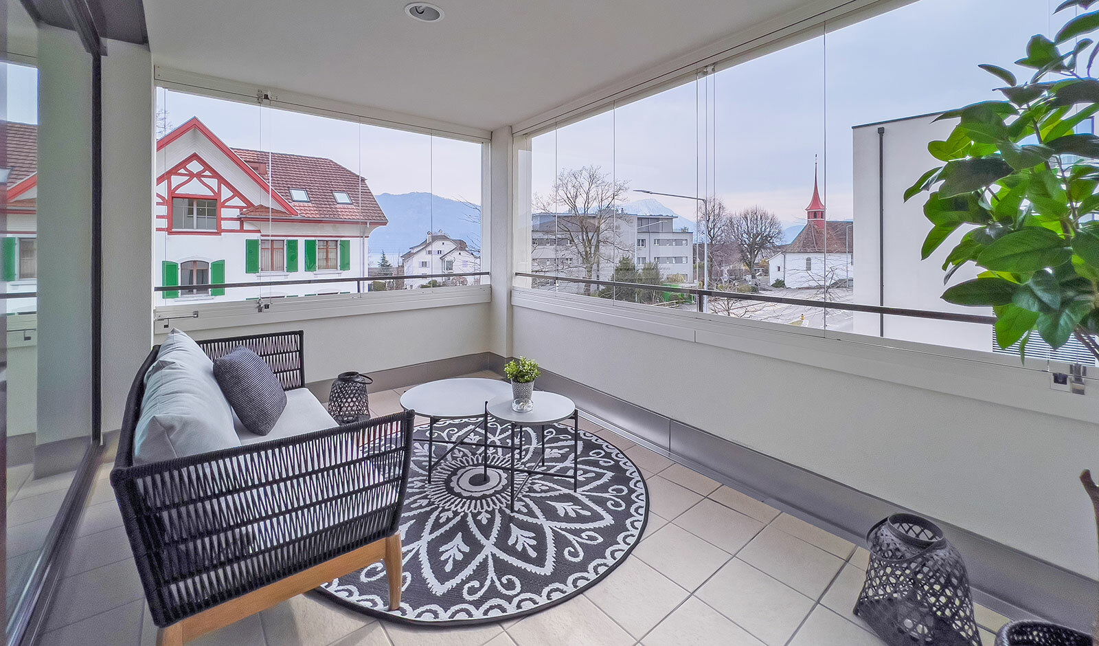 Balkon mit Sitzbereich und Weitblick