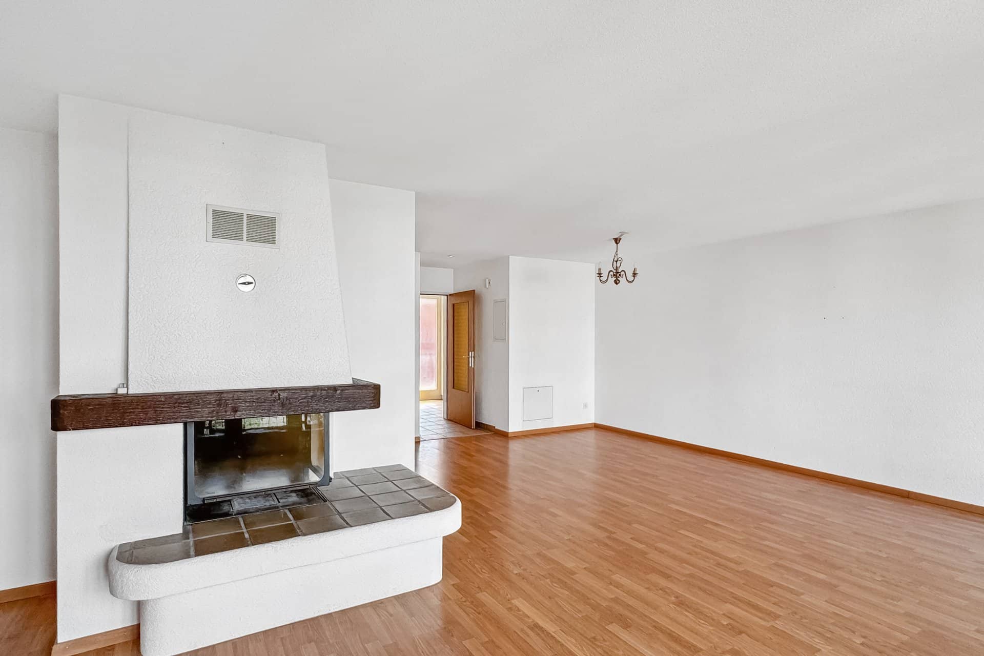 Wohnraum mit Kamin