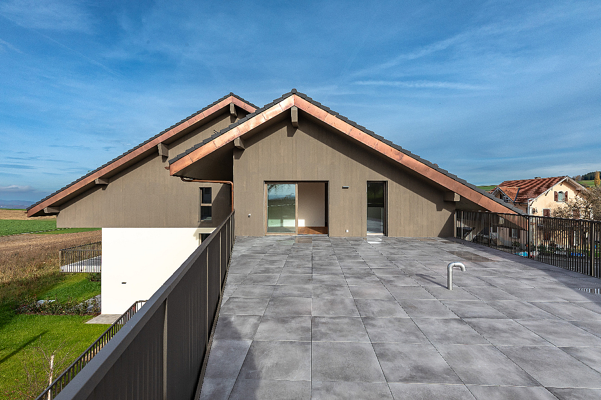 Dachterrasse an moderner Wohnimmobilie