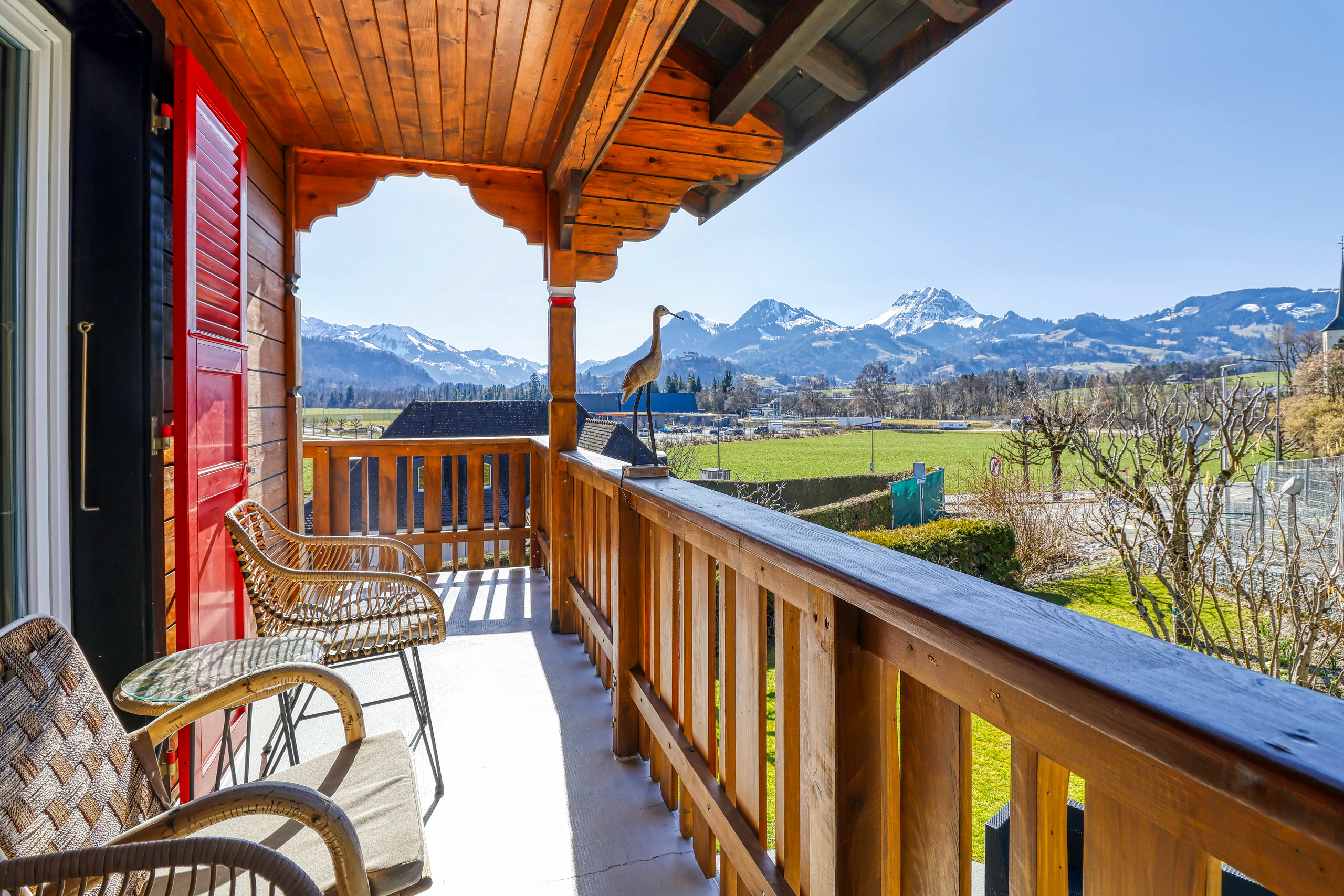 Balkon mit Alpenblick