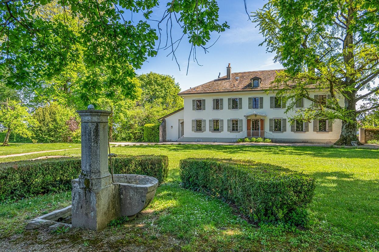 Ländliches Anwesen mit großem Garten