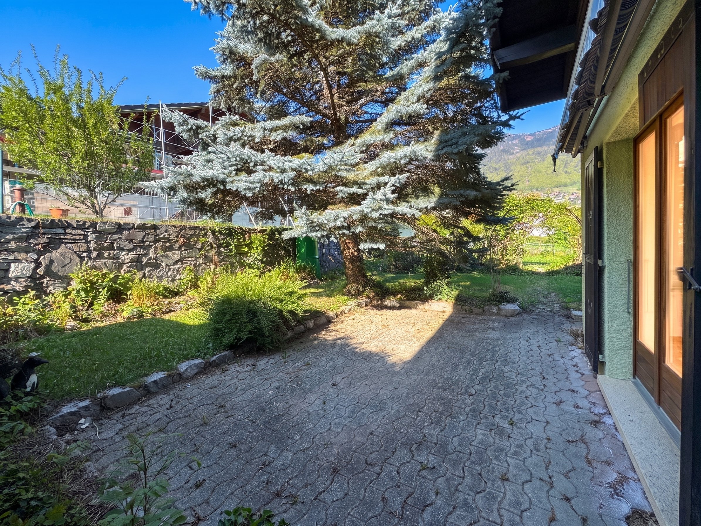 Garten mit Bergblick