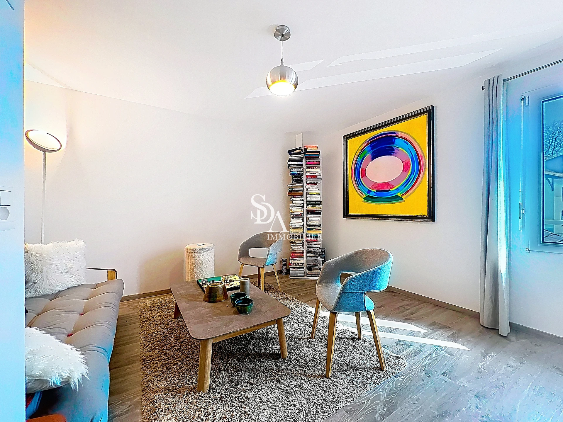 Modernes, helles Wohnzimmer