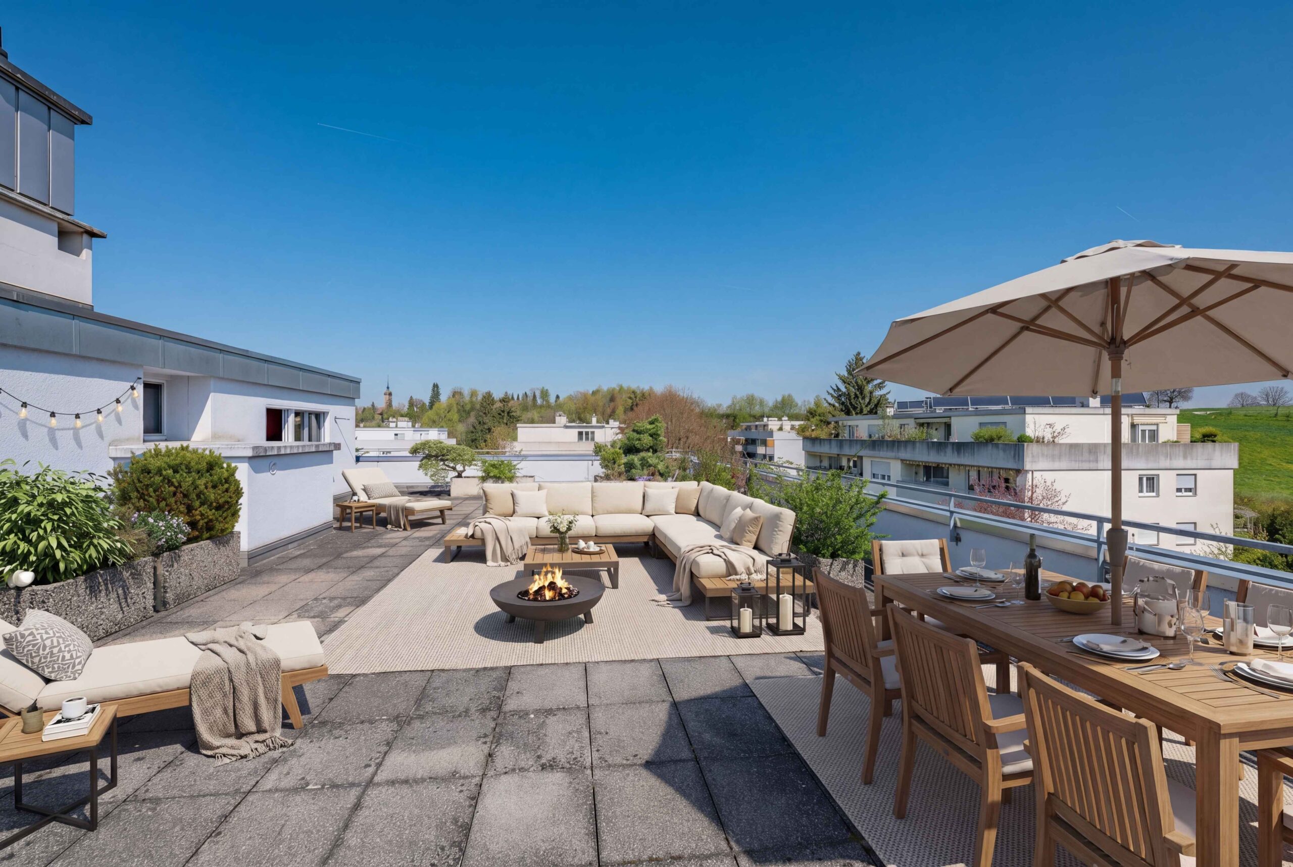 Großzügige Dachterrasse mit Lounge- und Essbereich
