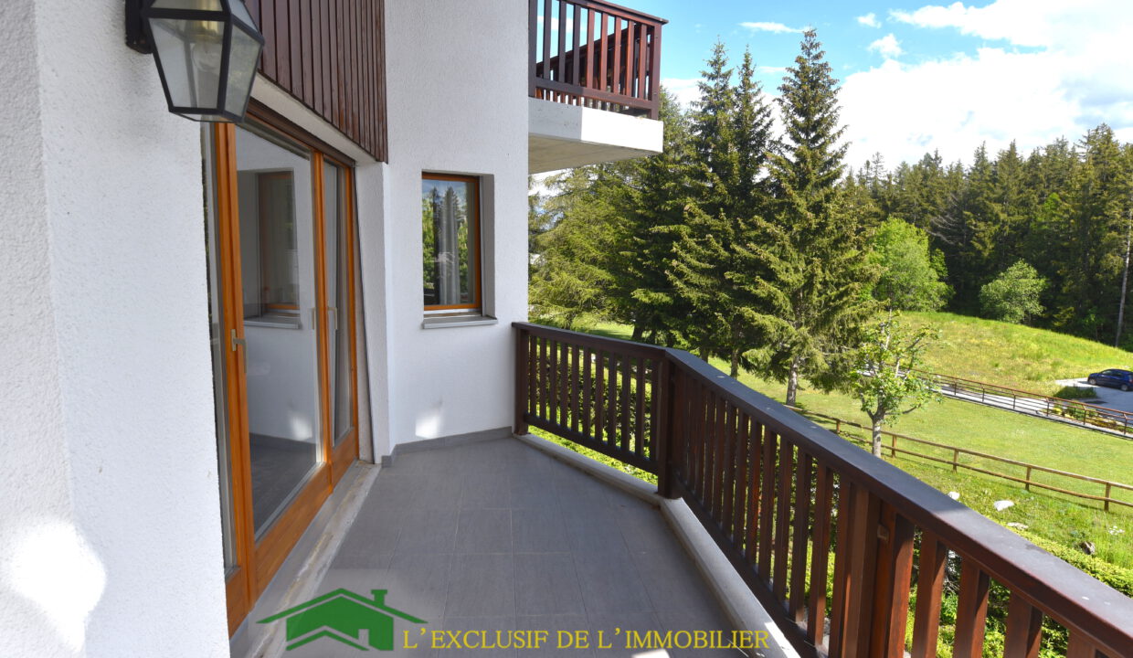 Balkon mit Ausblick ins Grüne