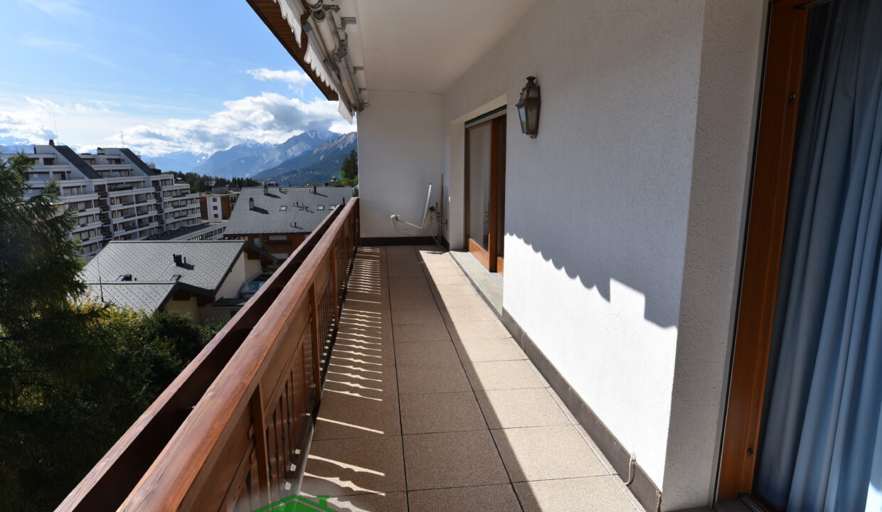 Balkon mit Bergblick