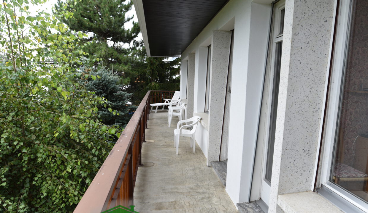 Außenbalkon am Gebäude
