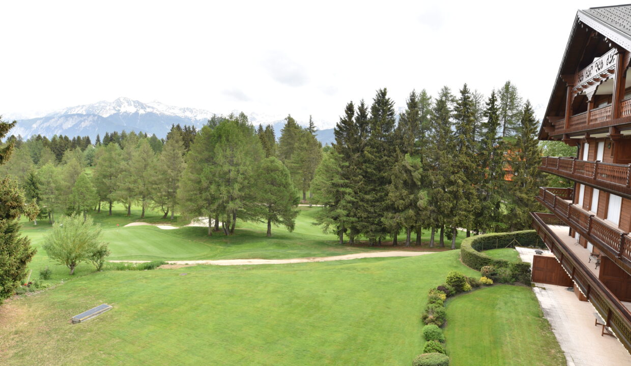 Alpenresort mit Golfplatzblick