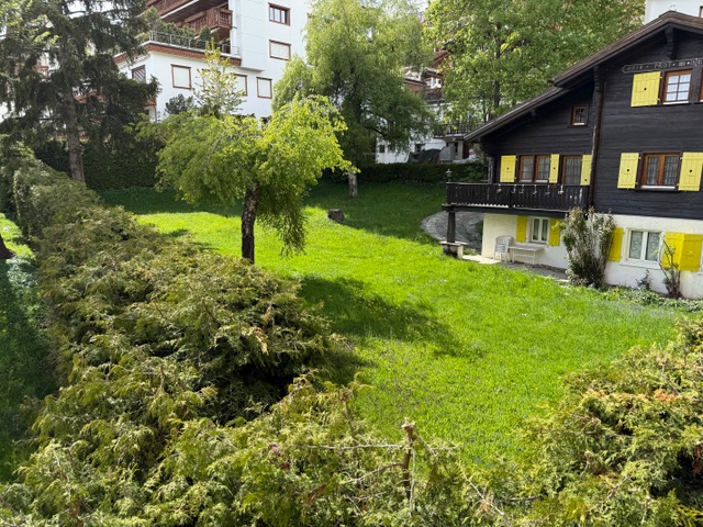 Garten mit Alpenhäusern