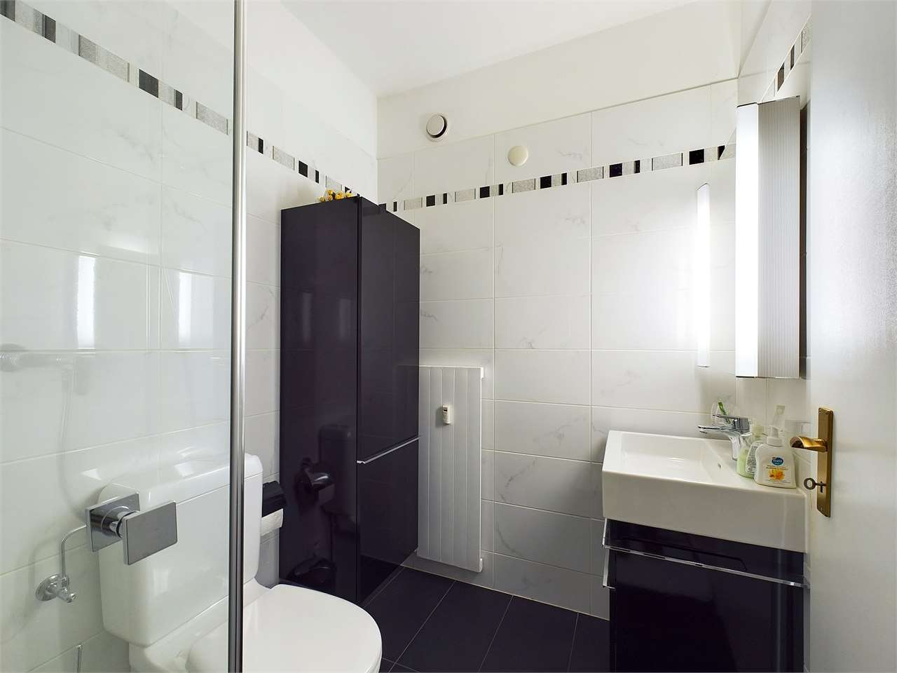 Modernes Gäste-WC
