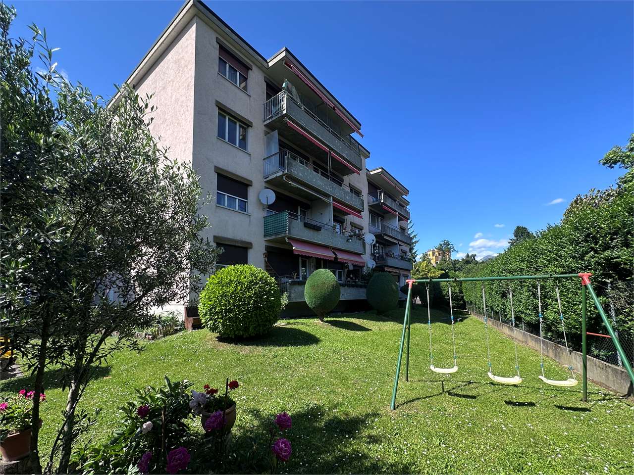 Wohnanlage mit Garten und Spielplatz